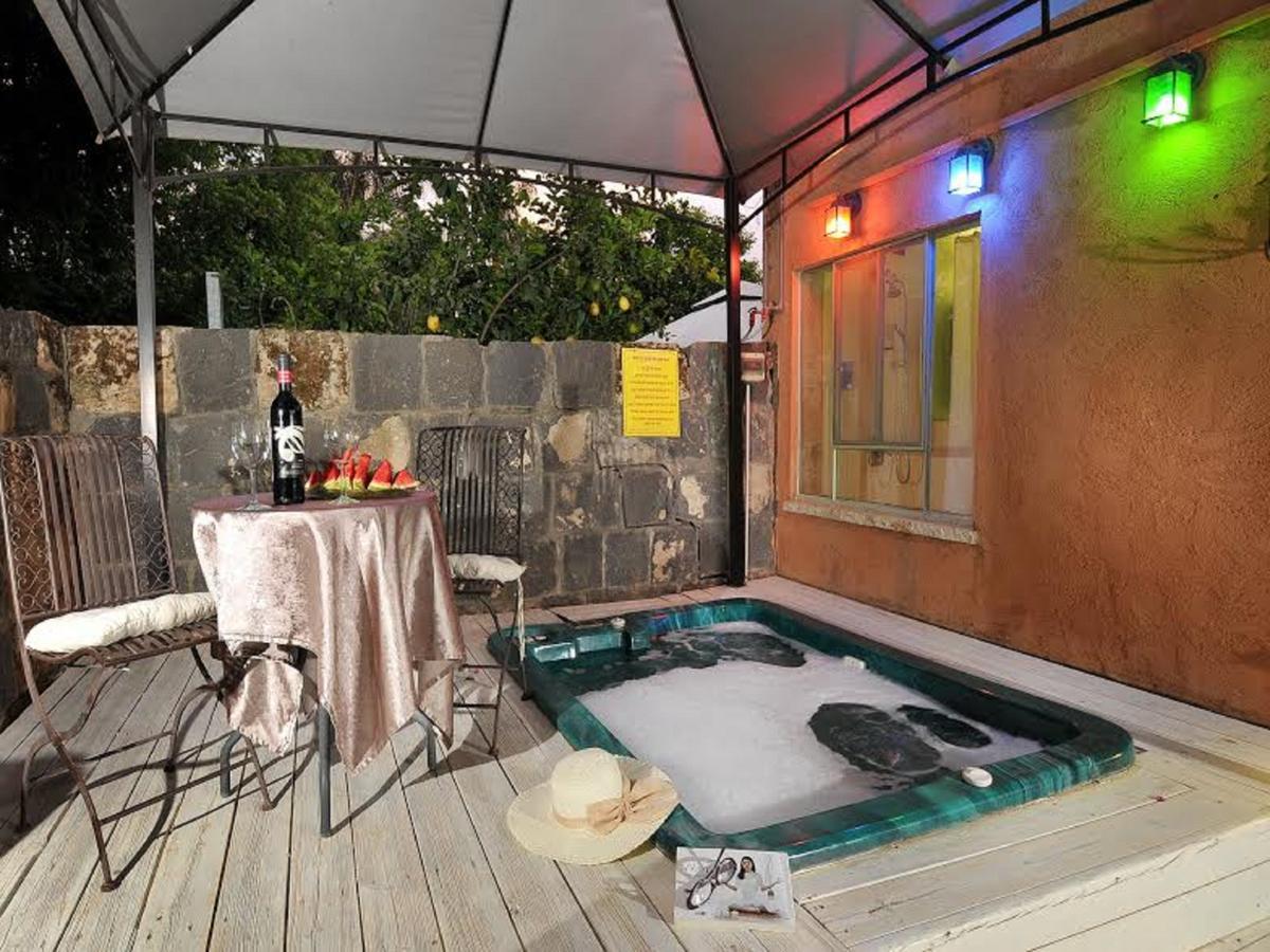 & Lemons Lodge